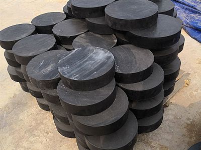 随州板式橡胶支座由若干层橡胶片与薄钢板经加压硫化
